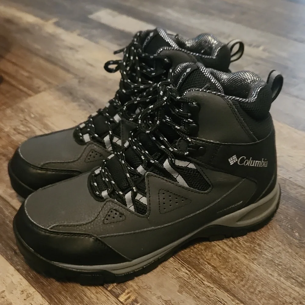 Mens Columbia waterproof snow boots Techlite Men's Size 7